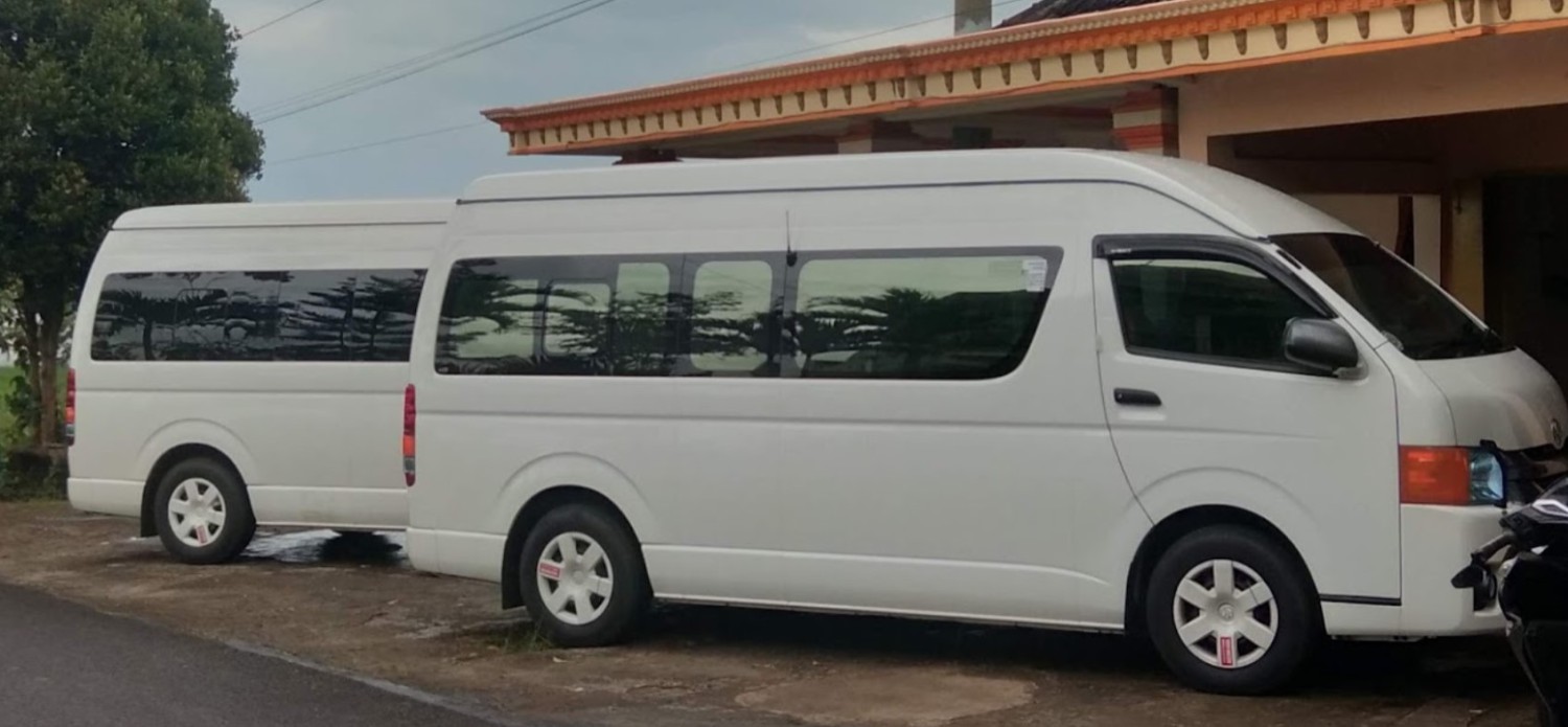 1. Agus Rental, 2. Kota Kota Transport, 3. Apriana Carter, 4. APS.RentCar, 5. Cimadu Trans, 6. Rosella Garage, 7. Sri Ayu Rentcar, 8. SA Rental, 9. Awani Rental, 10. Atha Trans