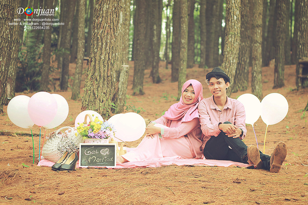 Pemandangan hutan pinus di Taman Hutan Raya Bandung, 1. Taman Hutan Raya Bandung (Tahura), 2. Curug Dago, 3. Kawah Putih Ciwidey, 4. Taman Kelinci Dago, 5. Tebing Keraton, 6. Orchid Forest Cikole, 7. De Ranch Lembang, 8. Floating Market Lembang, 9. Grafika Cikole, 10. Situ Patengan, 11. Kawah Lokasari, 12. Stone Garden Padalarang, 13. Lodge Kamp Lembang, 14. Rainbow Garden, 15. Sanghyang Heuleut