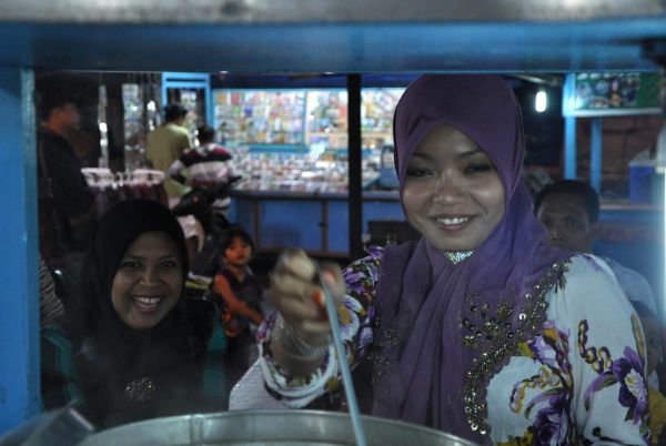 Suasana outdoor dan alam di sekitar Bekasi, 1. Situ Babakan: Danau Kuno dengan Suasana Damai, 2. Kampung Edukasi Cibanteng: Belajar Sambil Ber main, 3. Curug Nangka: Air Terjun Mini yang Segar, 4. Kebun Binatang Ragunan (Cabang Bekasi), 5. Tebing Keraton: Panorama Pegunungan dari Bekasi, 6. Santosa Farm: Peternakan Modern yang Edukatif, 7. Green Lake View Cianjur (Bekasi Timur), 8. Museum Mini Prabu Bintang, 9. Taman Air Mancur Waterboom, 10. Sentra Petaniich Farm Hidroponik