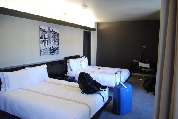 Contoh kamar hotel twin bed yang cocok untuk keluarga kecil, Kenapa hotel keluarga dekat Simpang Lima Semarang jadi pilihan aman untuk weekend?, Checklist sebelum booking: 7 hal yang paling berpengaruh, Contoh pembagian itinerary 2 hari 1 malam dari basis Simpang Lima, FAQ: pertanyaan yang paling sering muncul