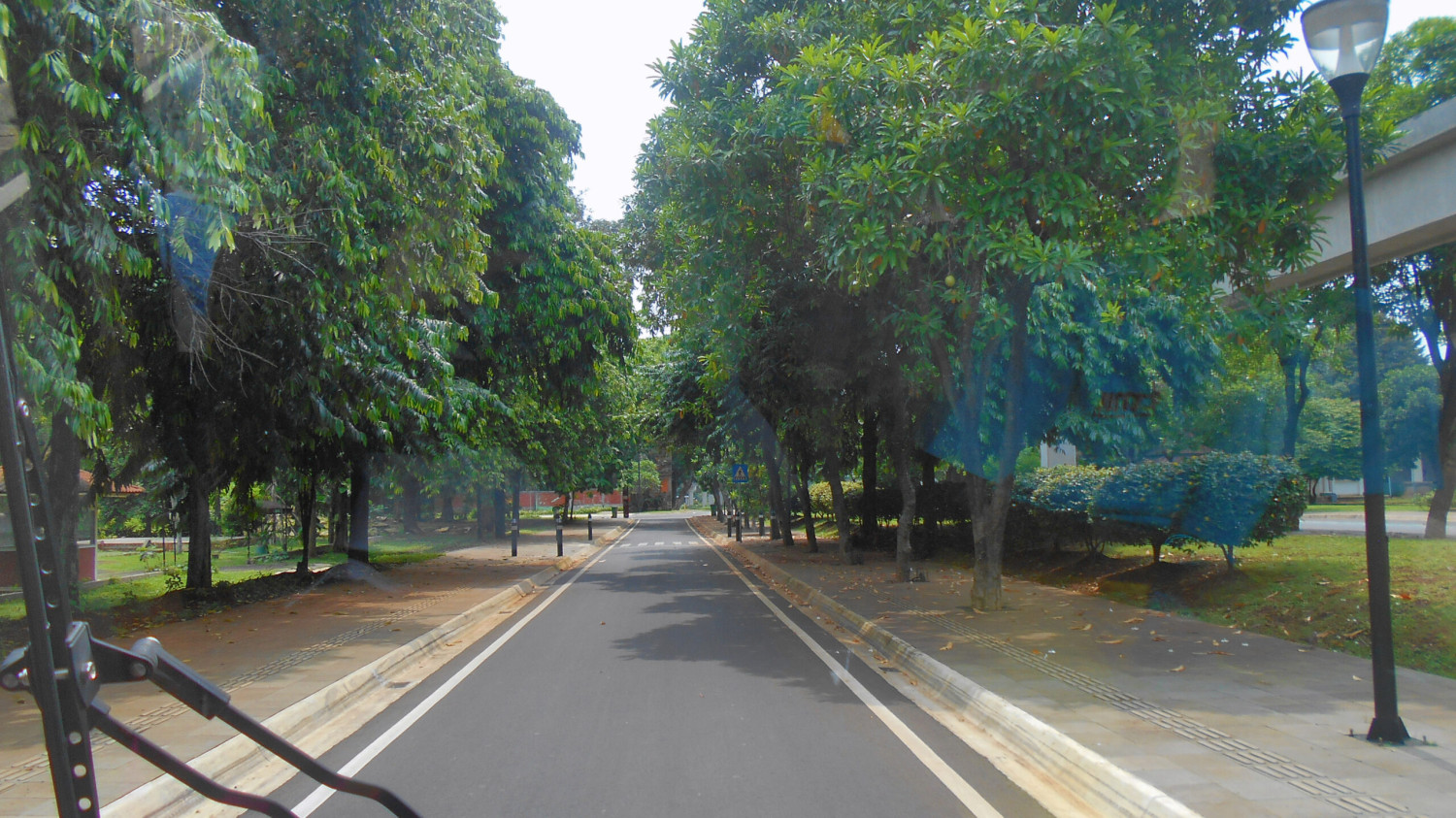 Jalur pedestrian TMII untuk keluarga, Titik awal paling aman untuk keluarga, Checklist fasilitas keluarga TMII Jakarta Timur sebelum masuk wahana, Rute 4 jam yang realistis untuk keluarga, Estimasi biaya praktis yang sering terlupa, Kesalahan umum saat membawa anak ke TMII, Catatan logistik keluarga sebelum pulang, FAQ fasilitas keluarga TMII Jakarta Timur