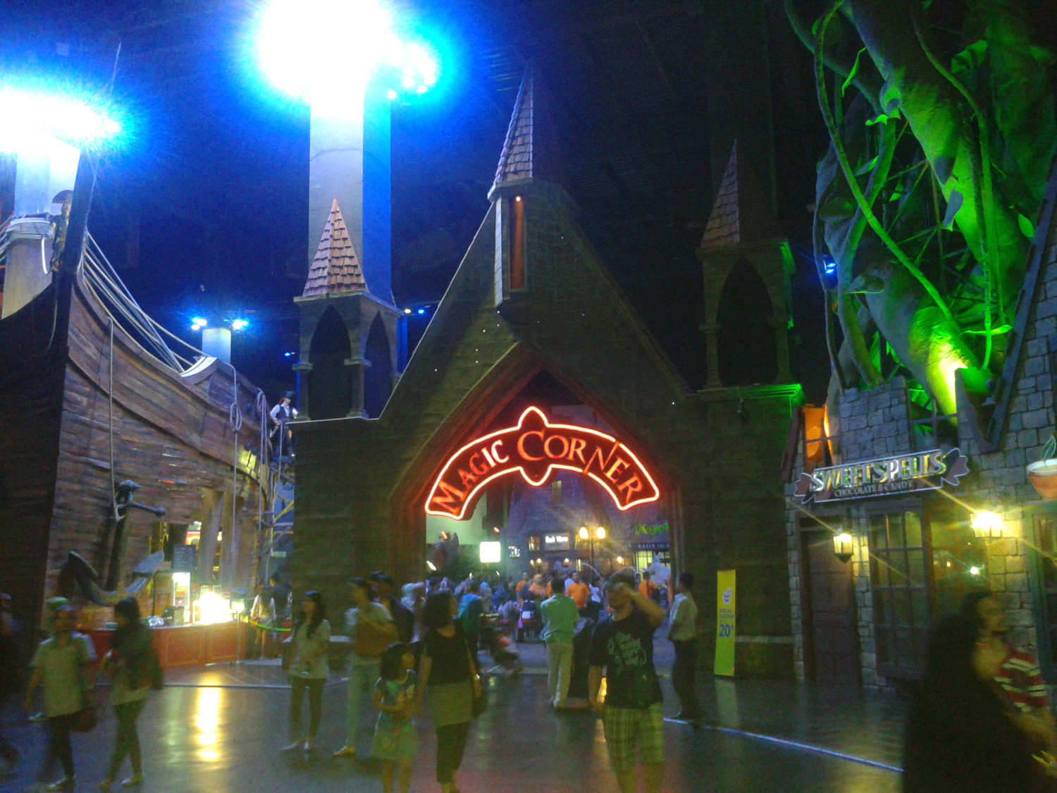 15 Wahana Seru di Trans Studio Bandung yang Wajib Dicoba Keluarga 1 Trans Studio Bandung