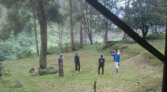 maribaya, Akses Jalan, Area Tahura, Goa Jepang dan Goa Belanda, Penangkaran Rusa, Menuju Curug Omas Maribaya