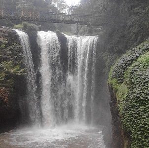curug omas, Akses Jalan, Area Tahura, Goa Jepang dan Goa Belanda, Penangkaran Rusa, Menuju Curug Omas Maribaya