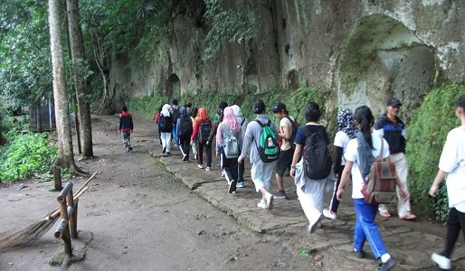 goa jepang, Akses Jalan, Area Tahura, Goa Jepang dan Goa Belanda, Penangkaran Rusa, Menuju Curug Omas Maribaya