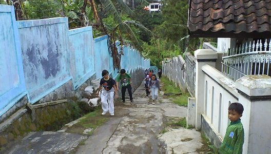 jalan naik, Akses Jalan, Area Tahura, Goa Jepang dan Goa Belanda, Penangkaran Rusa, Menuju Curug Omas Maribaya