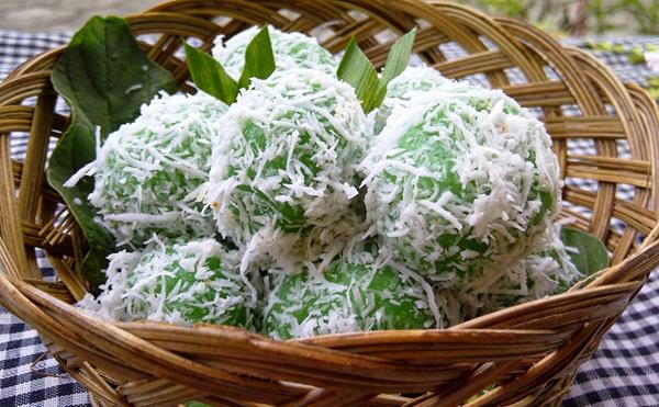 resep klepon beras ketan, 1. Kopi Sanger, 2. Teh Tarek, 3. Ie Boh Timon, 4. Kopi Gayo, 5. Ie Seureubet, 7. Timphan, 8. Manisan Pala, 9. Boh Rom Rom, 10. Adee