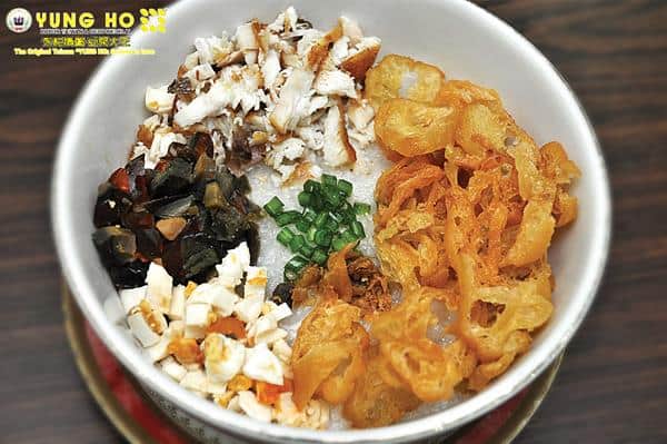 Yung Ho, 1. Sate Ayam Lisidu, 2. Sop Buntut Gelora Pancasila, 3. Soto Madura Wawan, 4. Sego Sambel Mak Yeye, 5. Bubur Ayam Mang Dudung, 6. Pecel Ambulance Bu Hana, 7. Padin Bu Achmad Dewi, 8. Nasi Bali Pengampon, 9. Nasi Cumi Waspada, 10. Pecel Rawon Pucang, 11. Yung Ho