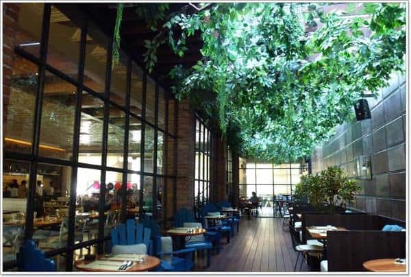 Domicile Kitchen &amp; Lounge, 1. Kuppel Biergarten &amp; Bar, 2. Carpentier Kitchen, 3. Noach Cafe and Bistro, 4. Kudos Cafe, 5. Redback Specialty Coffee (Graha), 6. Our Bar, 7. G-Walk, 9. Taman Pelangi, 10. Zangrandi, 11. The Avenue Lounge Bar, 12. Surabaya Town Square, 13. Domicile Kitchen &amp; Lounge, 14. Spazio, 15. Taman Bungkul, 16. Holywings, 17. Graha Fairground, 18. Almaluna Bar &amp; Restaurant, 19. Babeh Street, 20. OTW Food Street
