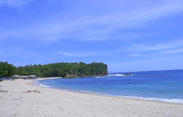 Pantai Tambakrejo Blitar, 1. Pantai Papuma, Jember, 2. Pantai Popoh, Tulungagung, 3. Pantai Pelang, Trenggalek, 4. Pulau Bawean, Gresik, 5. Gili Labak, Madura, 6. Pantai Plengkung (G Land), Banyuwangi, 7. Pantai Pulau Merah, Banyuwangi, 8. Pantai Pulau Sempu, Malang, 9. Pantai Tambakrejo, Blitar, 10. Pantai Klayar, Pacitan