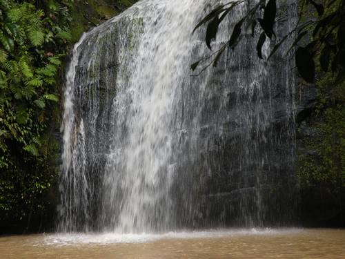 Air Terjun Tanah Merah, 1. Pulau Beras Basah, 2. Air Terjun Tanah Merah, 3. Masjid Islamic Center Samarinda, 4. Telaga Permai Batu Besaung, 5. Tjiu’s Palace Samarinda, 6. Kebun Raya Unmul Samarinda, 7. Taman Rekreasi Lembah Hijau, 8. Kampung Tenun Samarinda, 9. Desa Budaya Pampang, 10. Pulau Kumala