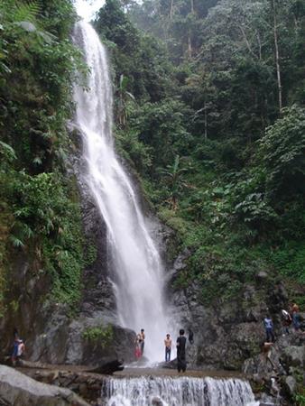 Curug Cigentis, 1. Curug Cikarapyak, 2. Danau Cipule, 3. Pantai Tanjung Pakis, 4. Vihara Sian Jin Ku Po, 5. Pantai Samudera Baru, 6. Pantai Tanjung Baru, 7. Green Canyon Karawang, 8. Makam Syekh Quro, 9. Curug Cigentis, 10. Kampung Wisata Curug Cigentis