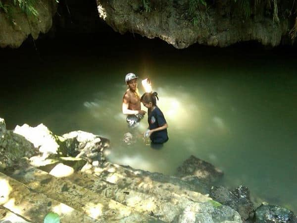 Goa Embultuk, 1. Makam Bung Karno, 2. Candi Penataran, 3. Pantai Pangi, 4. Pantai Peh Pulo, 5. Petilasan Rambut Monte, 6. Agrowisata Karangsari, 7. Pantai Tambakrejo, 8. Rafting Soko, 9. Pemandian Sumber Udel, 10. Pantai Serang, 11. Pantai Jolosutro, 12. Goa Embultuk, 13. Candi Gambar Wetan, 14. Pantai Gondo Mayit, 15. Coban Wilis