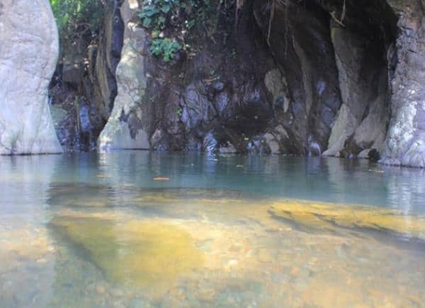 Green Canyon Karawang, 1. Curug Cikarapyak, 2. Danau Cipule, 3. Pantai Tanjung Pakis, 4. Vihara Sian Jin Ku Po, 5. Pantai Samudera Baru, 6. Pantai Tanjung Baru, 7. Green Canyon Karawang, 8. Makam Syekh Quro, 9. Curug Cigentis, 10. Kampung Wisata Curug Cigentis