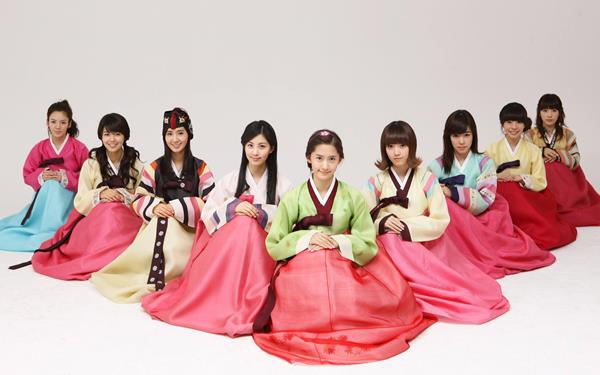 Hanbok, 1. Kosmetik, 2. Ginseng, 3. Magnet, 4. Hanbok, 5. Makanan Ringan Korea, 6. Hangwa, 7. Figurin Hanbok, 9. Bantal Tradisional Korea, 11. Peralatan Memasak, 12. Hanji, 13. Makgeolli, 14. Buchae, 15. Dojang