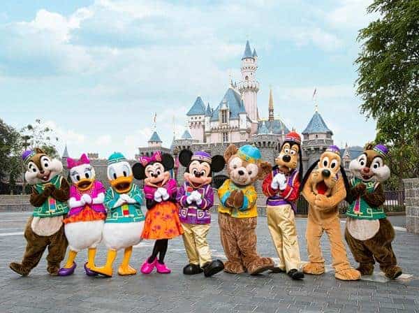 Hongkong Disneyland, Madame Tussauds Hongkong, Hongkong Disneyland, Pulau Lamma, Po Lin Monastery, Clock Tower, Avenue of Stars, Victoria Peak, Repulse Bay, Ocean Park Hongkong, Stanley Beach