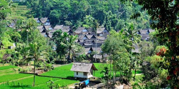 Kampung Naga, 1. Pantai Karang Tawulan, 2. Situ Gede, 3. Pantai Cipatujah, 4. Pantai Sindangkerta, 5. Gua Malawang, 6. Waterboom Maarif Garden, 7. Kawasan Wisata Galunggung, 8. Teejay Waterpark, 9. Kampung Naga, 10. Curug Dengdeng