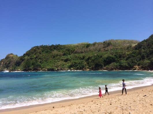 Pantai Pangi, 1. Makam Bung Karno, 2. Candi Penataran, 3. Pantai Pangi, 4. Pantai Peh Pulo, 5. Petilasan Rambut Monte, 6. Agrowisata Karangsari, 7. Pantai Tambakrejo, 8. Rafting Soko, 9. Pemandian Sumber Udel, 10. Pantai Serang, 11. Pantai Jolosutro, 12. Goa Embultuk, 13. Candi Gambar Wetan, 14. Pantai Gondo Mayit, 15. Coban Wilis