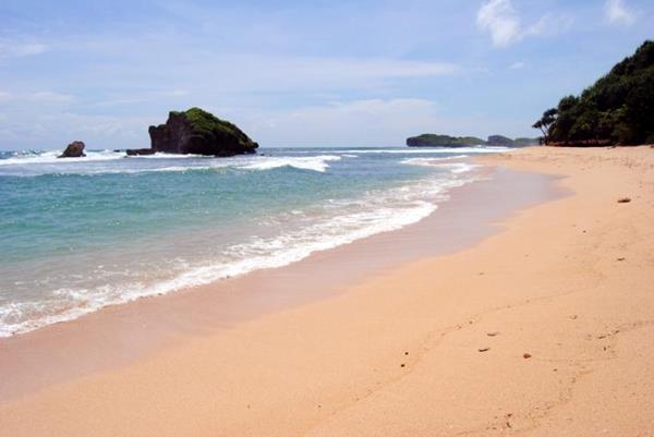 Pantai Sundak, 1. Gua Pindul, 2. Pantai Indrayanti, 3. Pantai Baron, 4. Pantai Siung, 5. Pantai Pok Tunggal, 6. Air Terjun Sri Gethuk, 7. Pantai Sundak, 8. Pantai Lambor, 9. Pantai Ngetun, 10. Bukit Bintang, 11. Goa Kalisuci, 12. Luweng Sampang, 13. Pantai Timang, 14. Telaga Biru Semin, 15. Pantai Watu Kodok