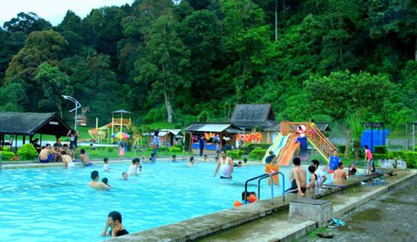 Pemandian Kebon Agung, 1. Pantai Paseban, 2. Pantai Puger, 3. Pantai Papuma, 4. Pantai Bandealit, 5. Tiara Waterpark, 6. Pemandian Kebon Agung, 7. Pantai Watu Ulo, 8. Air Terjun Tancak Jember, 9. Taman Botani, 10. Puncak Rembangan, 11. Kebun Teh Gunung Gambir, 12. Air Terjun Antrokan Manggisan, 13. Pantai Payangan, 14. Pemandian Patemon, 15. Situs Duplang
