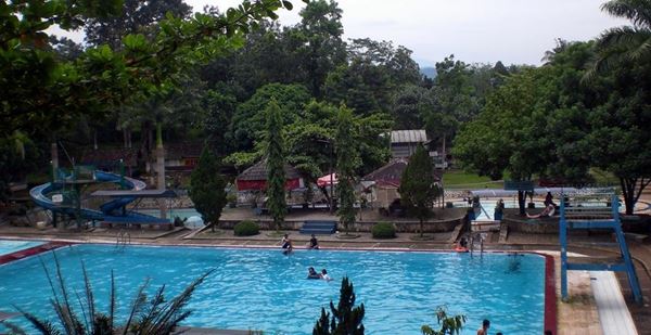 Pemandian Patemon, 1. Pantai Paseban, 2. Pantai Puger, 3. Pantai Papuma, 4. Pantai Bandealit, 5. Tiara Waterpark, 6. Pemandian Kebon Agung, 7. Pantai Watu Ulo, 8. Air Terjun Tancak Jember, 9. Taman Botani, 10. Puncak Rembangan, 11. Kebun Teh Gunung Gambir, 12. Air Terjun Antrokan Manggisan, 13. Pantai Payangan, 14. Pemandian Patemon, 15. Situs Duplang