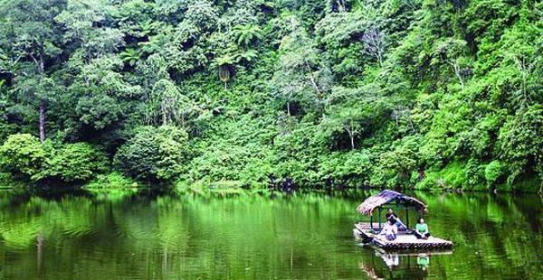 Telaga Warna tempat wisata di puncak bogor, 1. Curug Panjang, 2. Taman Safari Cisarua, 3. Telaga Warna, 4. Kebun Teh Gunung Mas, 5. Curug Cikoneng (Curug Bidadari), 6. Kebun Raya Cibodas, 7. Wisata Citamiang, 8. Penangkaran Rusa Giri Jaya, 9. Danau Lido Cigombong, 10. Taman Bunga Nusantara