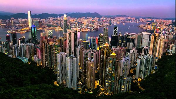 Victoria Peak, Madame Tussauds Hongkong, Hongkong Disneyland, Pulau Lamma, Po Lin Monastery, Clock Tower, Avenue of Stars, Victoria Peak, Repulse Bay, Ocean Park Hongkong, Stanley Beach
