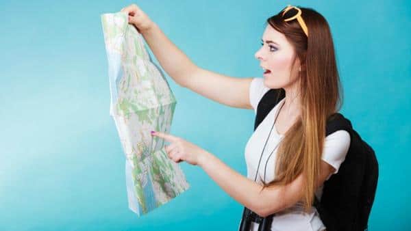 liburan di akhir tahun, 1. Pergi Hari Biasa, Bukan Weekend atau High Season, 2. Pilih Alat Transportasi yang Murah dan Efisien, 3. Jangan Lupa Membawa KTP, ATM, dan Kartu Kredit, 4. Cari Penginapan yang Murah, 5. Makan Enak Tak Harus Mahal, 6. Jangan Takut untuk Berpetualang, 7. Kunjungi Tempat Wisata yang Ekonomis, 8. Menyewa Sepeda Motor atau Mobil, 9. Belanja Di Tempat yang Murah, 10. Menumpang Di Rumah Kerabat