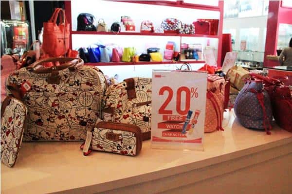 diskon jakarta fair, Bawa Uang Secukupnya, Pergi dengan Teman/Keluarga yang Hemat, Buat Daftar Belanja, Tak Perlu Malu untuk Window Shopping, Datang Saat Hari Biasa, Makan dari Rumah, Lebih Selektif dalam Memilih Barang, Bawa Minum dari Rumah, Jangan Ragu untuk Menawar, Datang Pada Waktu akan Tutup