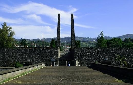tempat ngabuburit di bandung_taman makam pahlawan, 1. Alun-Alun Bandung, 2. Jalan Braga, 3. Lapangan Gasibu &amp; Gedung Sate, 4. Balai Kota Bandung, 5. Lapangan Tegalega, 6. Kiara Artha Park, 7. Peta Park, 8. Jalan Cibadak, 9. Caringin Tilu, 10. Jalan Dipatiukur, 11. Taman Makam Pahlawan Cikutra, 12. Taman Lansia, 13. Kawasan Lanud Husein, 14. GOR Saparua, 15. Teras Cikapundung dan Babakan Siliwangi