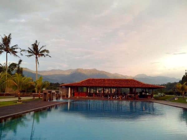 Jimmers Mountain Resort, 1. Hotel Novotel Bogor Golf Resort and Convention Center, 2. R Hotel Rancamaya, 3. Aston Sentul Lake Resort, 4. Jimmers Mountain Resort, 5. Novus Giri Resort & Spa, 6. Plataran Puncak Villa, 7. Puncak Pass Resort, 8. Citra Cikopo Hotel, 9. Royal Safari Garden Resort & Convention, 10. Royal Tulip Gunung Geulis Resort and Golf