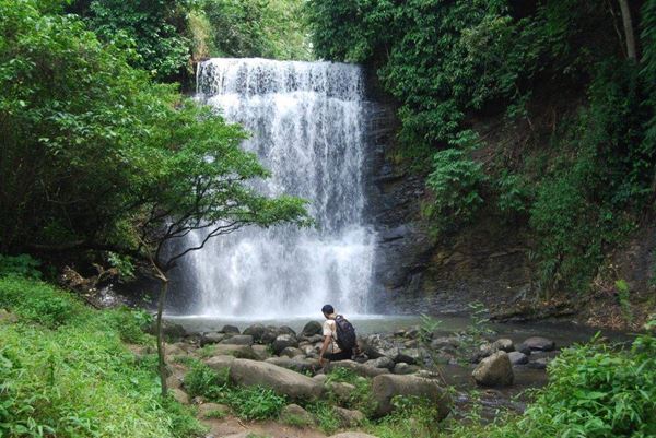 Air Terjun Bidadari Lahat, 1. Jembatan Ampera, 2. Sungai Musi, 3. Bukit Siguntang, 4. Pulau Kemaro, 5. Benteng Kuto Besak, 6. Air Terjun Lematang Indah, 7. Air Terjun Curup Maung, 8. Danau Ranau, 9. Hutan Wisata Punti Kayu, 10. Masjid Cheng Ho, 11. Gunung Dempo, 12. Museum Sultan Mahmud Badaruddin II, 13. Air Terjun Bidadari Lahat, 14. OPI Water Fun, 15. Kambang Iwak Family Park