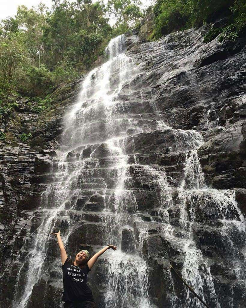 Air Terjun Didingga, 1. Bukit Layang Gorontalo, 2. Pantai Bolihutuo, 3. Taman Laut Olele, 4. Pulau Diyonumo, 5. Wisata Bahari Hiu Paus, 6. Pulau Cinta, 7. Pulau Bitila, 8. Pantai Tenilo, 9. Benteng Otanaha, 10. Air Terjun Didingga