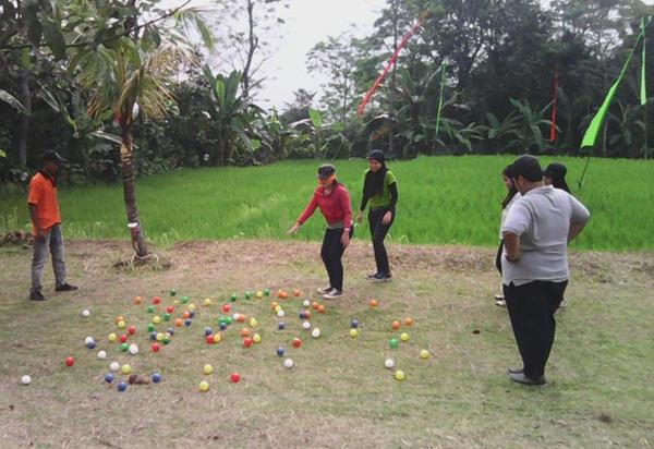 Bumi Tapos, 1. Taman Budaya Sentul City, 2. Kampung Wisata Cinangneng, 3. Gunung Geulis Camp Area, 4. Talaga Cikeas Resort dan Outbound, 5. Griya Sawah Lega, 6. Highland Park Resort Bogor, 7. Panjang Jiwo Resort, 8. KM Zero Resort, 9. Outbound Bumi Tapos, 10. Villa Ratu, 11. Mekarsari, 11. Grand Pesona