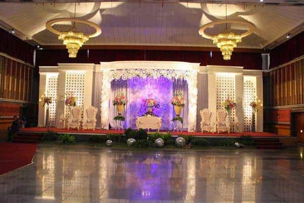 Bale Asri Pusdai, 1. Peta Park, 2. Bandung Convention Center, 3. Sudirman Grand Ballroom, 4. Graha Manggala Siliwangi, 5. Gedung Balai Sartika, 6. Bale Asri Pusdai, 7. Bumi Samami, 8. SESKOAD Grand Ballroom, 9. Mepro Hall, 10. Graha Batununggal Indah, 11. Istana Kana Kawaluyaan, 12. Graha Emerald, 13. Puri Suryalaya Wedding House, 14. Gedung Sopo Sulaksana, 15. Gedung Kologdam Bandung, 16. Istana Muara