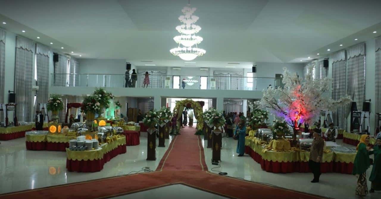 Gedung Pertemuan Prasetya, 1. Gedung Mahkamah Konstitusi Bekasi, 2. Gedung Serba Guna Al-Muhajirien, 3. Graha Delima, 4. Mustikasari Convention Hall Bekasi, 5. Grand Galaxy Convention Hall, 6. Grand Metropolitan Bekasi Function, 7. Gedung Asrama Haji, 8. Gedung Sartika, 9. Gedung Pertemuan Prasetya, 10. Gedung Islamic Centre Bekasi, 11. Griya Wulan Sari