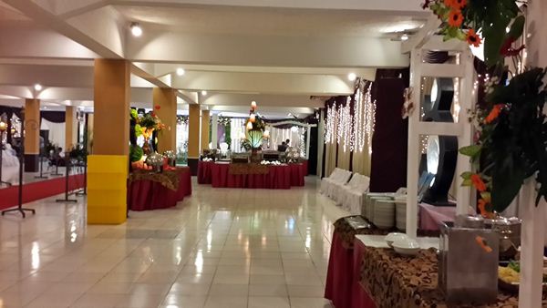 Gita Tamtama, 1. Gedung Balai Prajurit Kartika, 2. Gedung Juang 45, 3. Balai Pemuda Surabaya, 4. Suara Surabaya Centre, 5. Gita Tamtama, 6. Graha ITS, 7. Gedung Graha Sativa, 8. Airlangga Convention Center Kampus C UNAIR, 9. Gedung Graha Adi, 10. Islamic Centre Surabaya