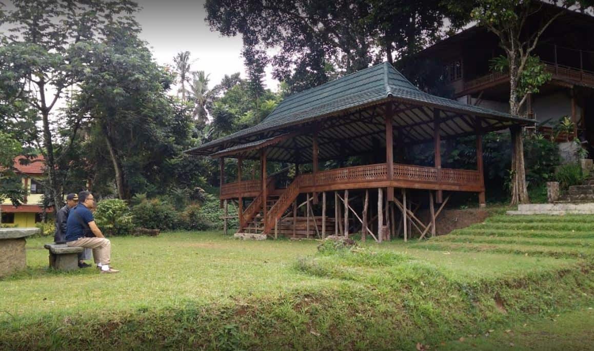 Grand Pesona, 1. Taman Budaya Sentul City, 2. Kampung Wisata Cinangneng, 3. Gunung Geulis Camp Area, 4. Talaga Cikeas Resort dan Outbound, 5. Griya Sawah Lega, 6. Highland Park Resort Bogor, 7. Panjang Jiwo Resort, 8. KM Zero Resort, 9. Outbound Bumi Tapos, 10. Villa Ratu, 11. Mekarsari, 11. Grand Pesona