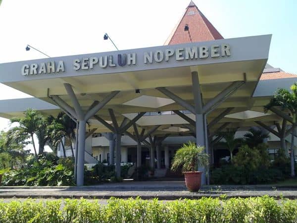 Graha ITS, 1. Gedung Balai Prajurit Kartika, 2. Gedung Juang 45, 3. Balai Pemuda Surabaya, 4. Suara Surabaya Centre, 5. Gita Tamtama, 6. Graha ITS, 7. Gedung Graha Sativa, 8. Airlangga Convention Center Kampus C UNAIR, 9. Gedung Graha Adi, 10. Islamic Centre Surabaya