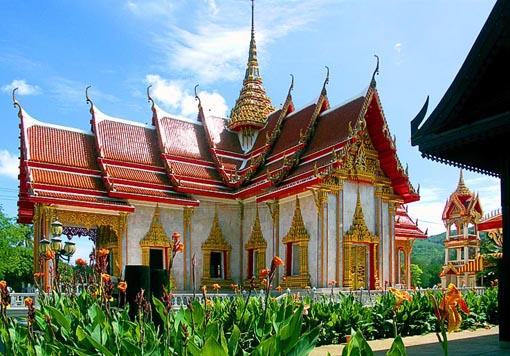 Wat Chalong, Pantai Hai Harn, Pantai Patong, Pantai Kata, Phi-Phi Island, Karon View Point, Bangla Road, Wat Chalong, Big Buddha, Phuket Weekend Market, Kota Tua Phuket