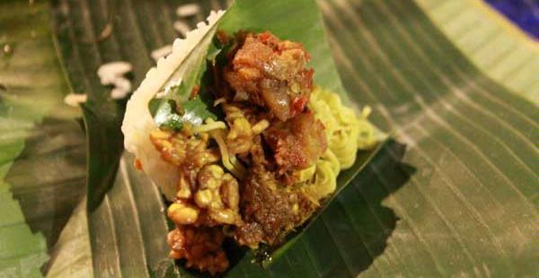 nasi jinggo bali, 1. Pergi Hari Biasa, Bukan Weekend atau High Season, 2. Pilih Alat Transportasi yang Murah dan Efisien, 3. Jangan Lupa Membawa KTP, ATM, dan Kartu Kredit, 4. Cari Penginapan yang Murah, 5. Makan Enak Tak Harus Mahal, 6. Jangan Takut untuk Berpetualang, 7. Kunjungi Tempat Wisata yang Ekonomis, 8. Menyewa Sepeda Motor atau Mobil, 9. Belanja Di Tempat yang Murah, 10. Menumpang Di Rumah Kerabat