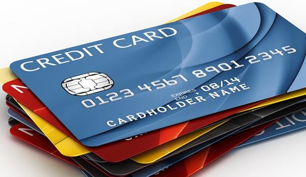 kartu kredit, 1. Pergi Hari Biasa, Bukan Weekend atau High Season, 2. Pilih Alat Transportasi yang Murah dan Efisien, 3. Jangan Lupa Membawa KTP, ATM, dan Kartu Kredit, 4. Cari Penginapan yang Murah, 5. Makan Enak Tak Harus Mahal, 6. Jangan Takut untuk Berpetualang, 7. Kunjungi Tempat Wisata yang Ekonomis, 8. Menyewa Sepeda Motor atau Mobil, 9. Belanja Di Tempat yang Murah, 10. Menumpang Di Rumah Kerabat
