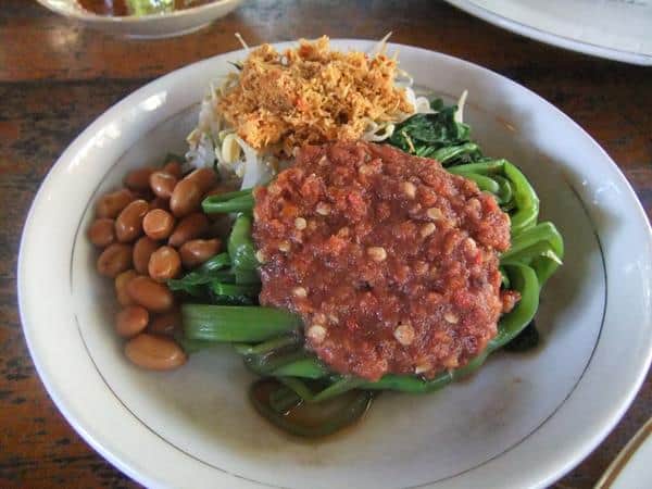 pelecing kangkung, Pilih Transportasi yang Murah dan Hemat Waktu, Bawa Barang Secukupnya Saja, Sewa Penginapan yang Murah, Nikmati Makanan yang Sederhana, Kunjungi Semua Gili Di Lombok, Sewa Kendaraan Umum yang Terjangkau, Jangan Ragu untuk Menaklukan Rinjani, Berbaur dengan Backpacker Lain, Bawa Uang Secukupnya, Siapkan Stamina Tubuh dan Aktifkan GPS