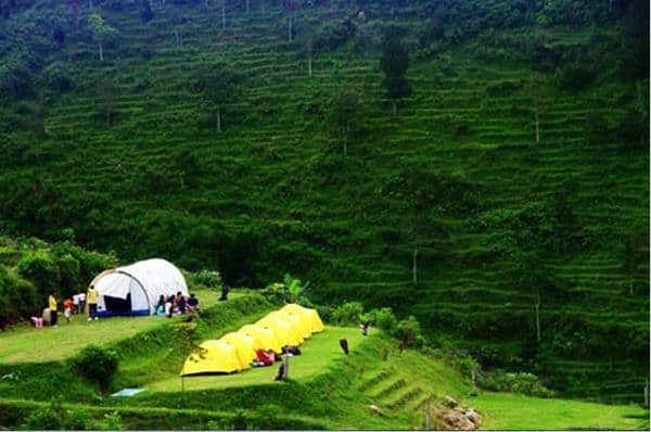 samping ground, 1. Pondok Wisata Umbul Sidomukti, 2. Villa Pondok Kopi, 3. Homestay Pinus, 4. Camping Ground, 5. Susan Spa Resort, 6. Wisma Gaya Hotel, 7. Kencana Hotel, 8. Amanda Hills Hotel, 9. Hotel Arjuna Sari, 10. The Bandungan Hotel