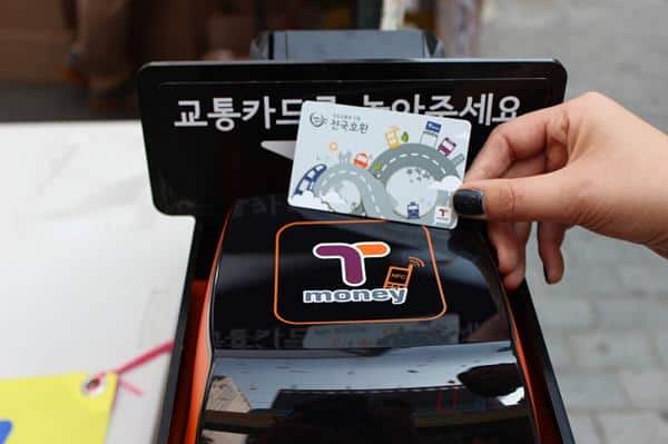 t money, Tiket Pesawat, Penginapan, Internet, Transportasi, Tempat Wisata