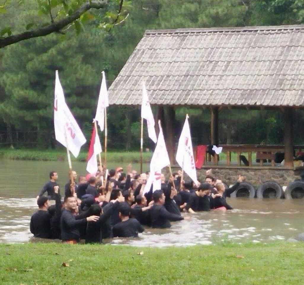 Talaga Cikeas Resort dan Outbound, 1. Taman Budaya Sentul City, 2. Kampung Wisata Cinangneng, 3. Gunung Geulis Camp Area, 4. Talaga Cikeas Resort dan Outbound, 5. Griya Sawah Lega, 6. Highland Park Resort Bogor, 7. Panjang Jiwo Resort, 8. KM Zero Resort, 9. Outbound Bumi Tapos, 10. Villa Ratu, 11. Mekarsari, 11. Grand Pesona