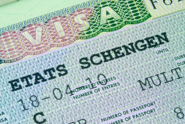 tips backpacker ke eropa, Dapatkan Tiket Murah untuk Ke Eropa, Mengurus Visa Schengen, Temukan Penginapan yang Murah, Gunakan Alat Transportasi Umum, Berburu Kuliner Kaki Lima, Kunjungi Landmark Negara yang Anda Datangi, Prioritaskan Wisata Budaya dan Sejarah, Gunakan GPS yang Akurat, Belanja Murah Saat Di Eropa, Berlibur Saat Musim Gugur