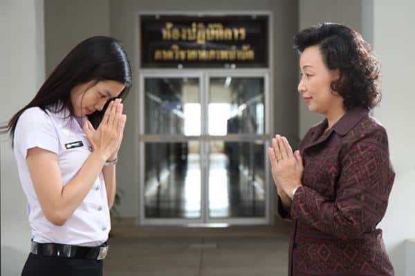 ucapan selamat thailand, 1. Hunting Tiket Pesawat Murah, 2. Pesan Penginapan yang Murah, 3. Belajar Bahasa Thailand Sedikit, 4. Jangan Ragu untuk Naik Transportasi Umum, 5. Bawa Pakaian Secukupnya, 6. Buat Itinerary Sendiri, 7. Tukarkan Rupiah Ke Baht Di Indonesia, 8. Cicipi Kuliner Khas Thailand Di Kaki Lima, 9. Kunjungi Tempat Wisata Murah dan Gratis, 10. Berburu Oleh-Oleh yang Ekonomis