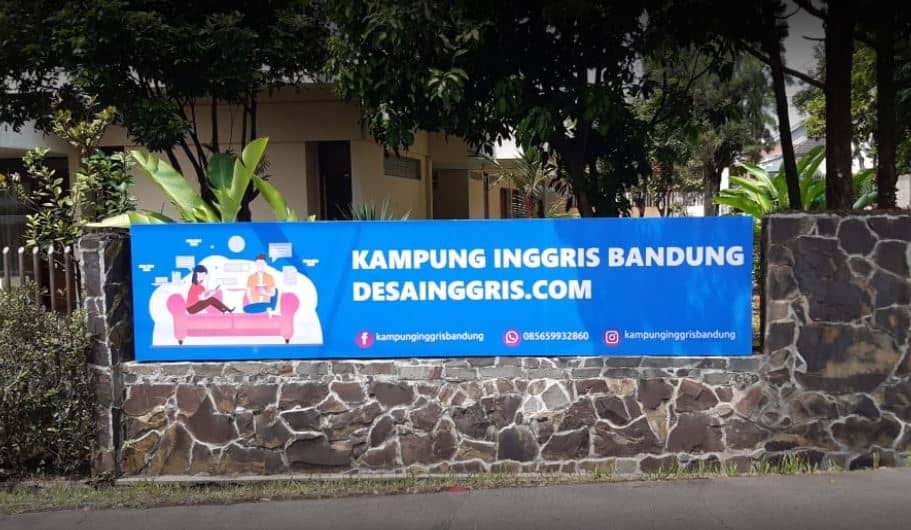 WE, 1. EF - English First, 2. The British Institute, 3. Harvard &amp; Cinderella, 4. Wall Street English, 5. LB LIA Bandung, 6. WE English – Kampung Inggris Bandung, 7. Ciumbuleuit Language Center, 8. BLCI Language Center, 9. English Cafe Bandung, 10. Kampoeng English Course
