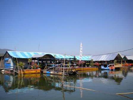 Warung Apung Rowo Jombor, 1. Waterboom Umbul Cokro, 2. Museum Gula dan Wisata Agro Gondang Winangoen, 3. Gua Suran, 4. Umbul Kapilaler, 5. Kolam Renang Galuh Tirto Nirmolo, 6. Umbul Ponggok, 7. Riverboarding Kali Pusur, 8. Candi Prambanan, 9. Candi Plaosan, 10. Warung Apung Rowo Jombor, 11. Hutan Kota Gergunung, 12. Candi Merak, 13. Bukit Sidoguro, 14. Puncak Clongop, 15. Candi Sewu